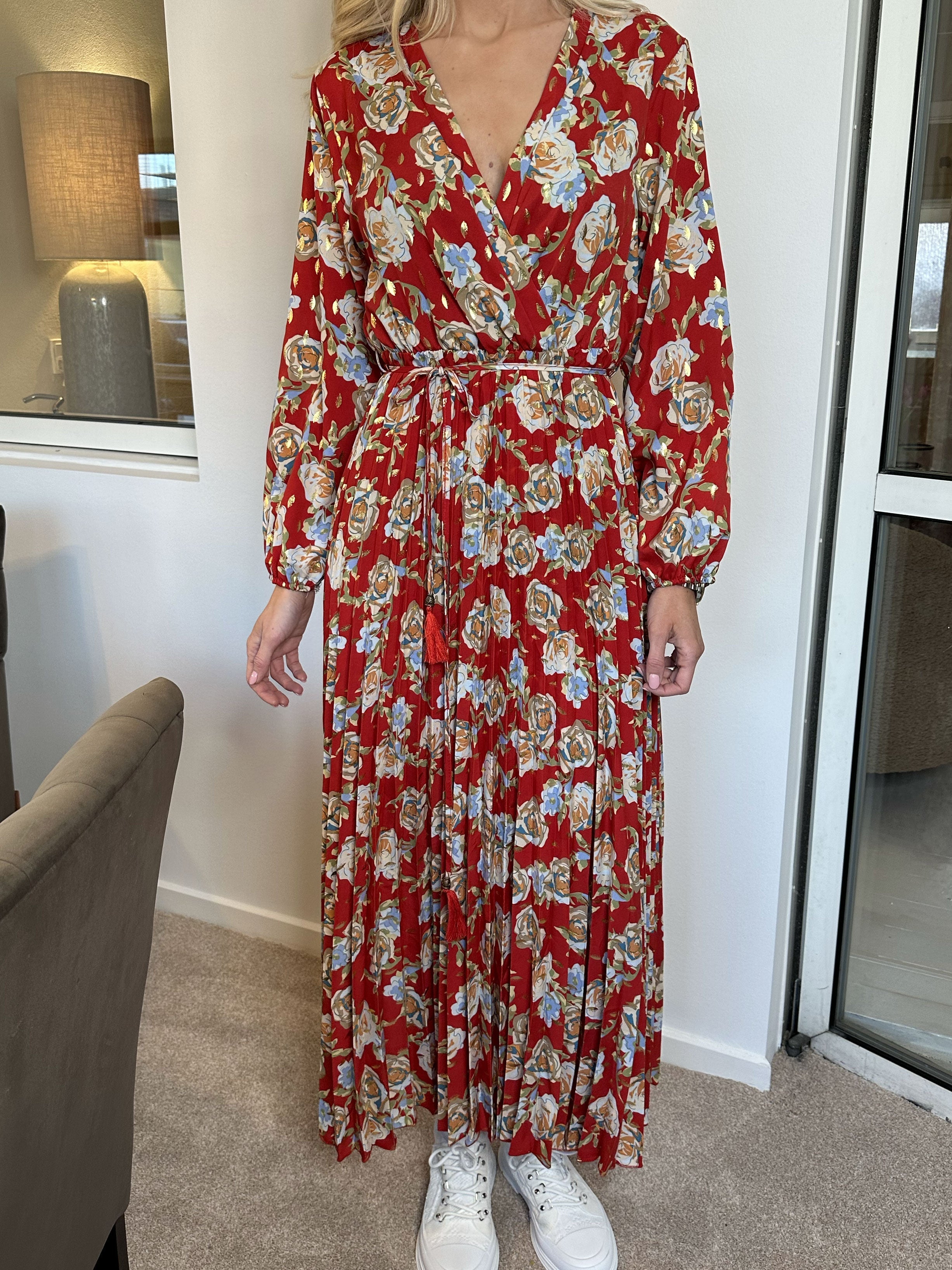 Marinella Rose - Vacker lång klänning med rosmotiv